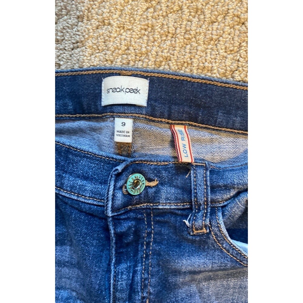 Sneak peek jeans Size 9 Lowrise - Picture 3 of 9